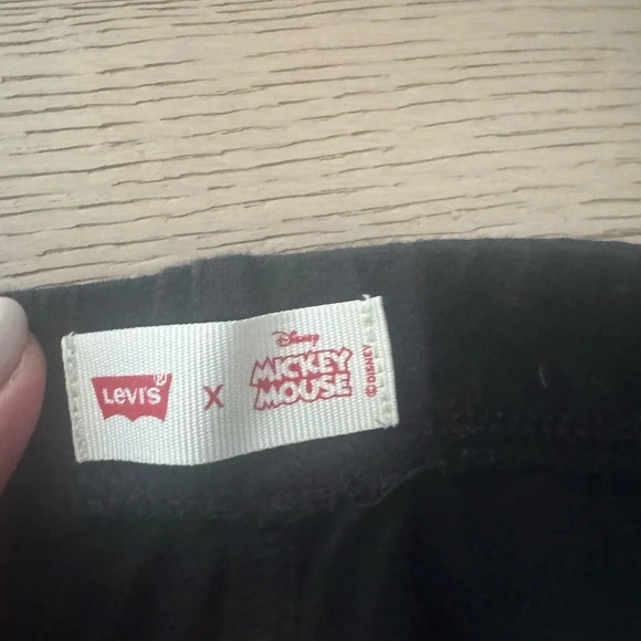 Levi’s Mickey Mouse long sleeve shirt with matching stretch pants - Picture 5 of 6